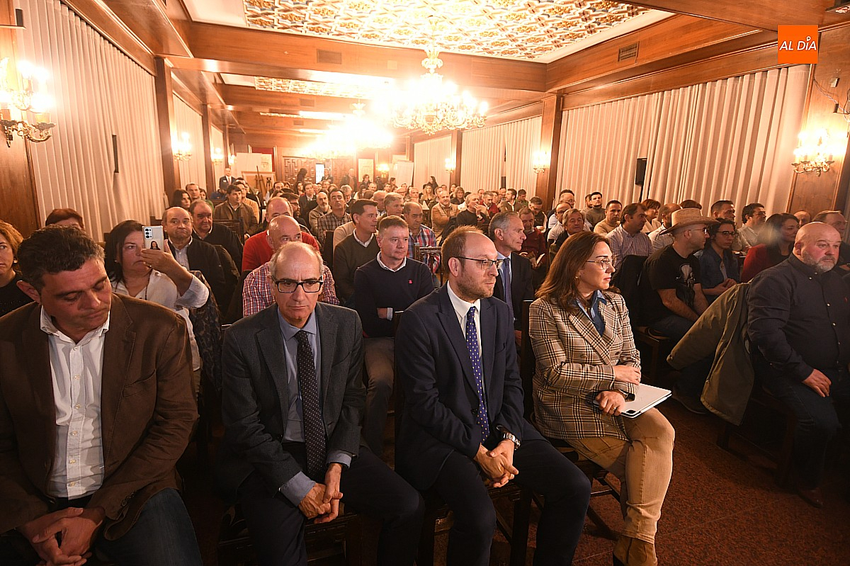 Autoridades, ganaderos y empresarios se alían para poner en el mapa la carne de buey morucho