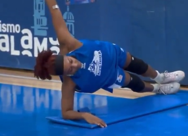 Sierra Calhoun completa su primer entrenamiento con Perfumerías Avenida