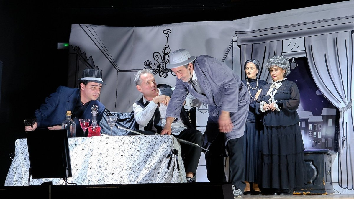 Tilín Telón Teatro cierra este domingo el certamen con la comedia ‘Arsénico por compasión’