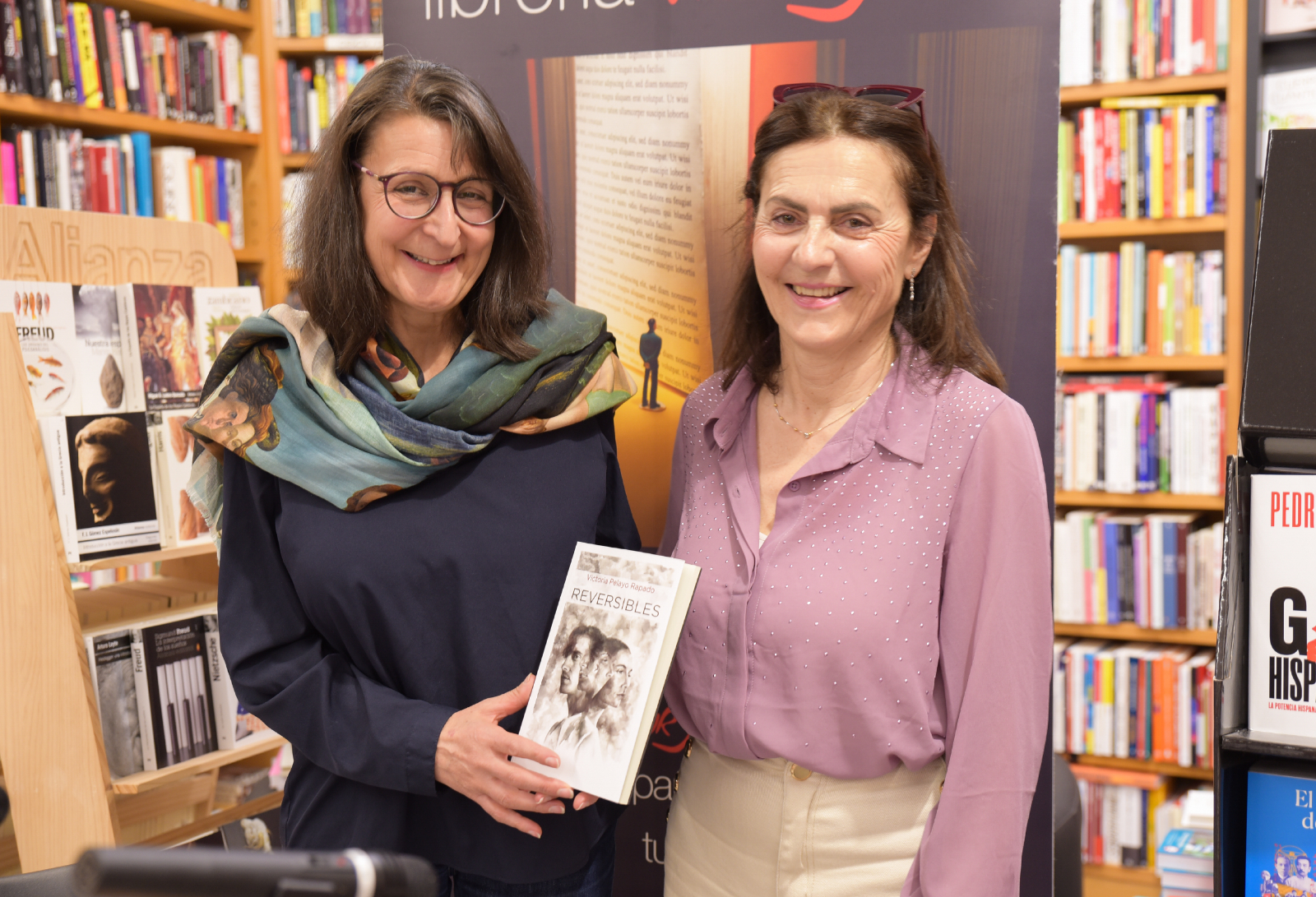 Victoria Pelayo Rapado presenta Reversibles en la Librería Víctor Jara