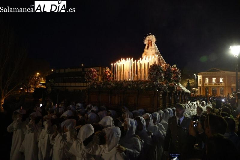 La creciente presencia de la mujer en las procesiones de Semana Santa