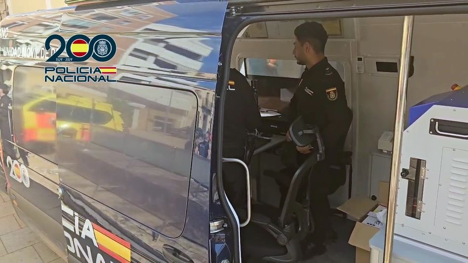 VIDOC, la oficina móvil para las gestiones del DNI y los pasaportes llega a Alba de Tormes