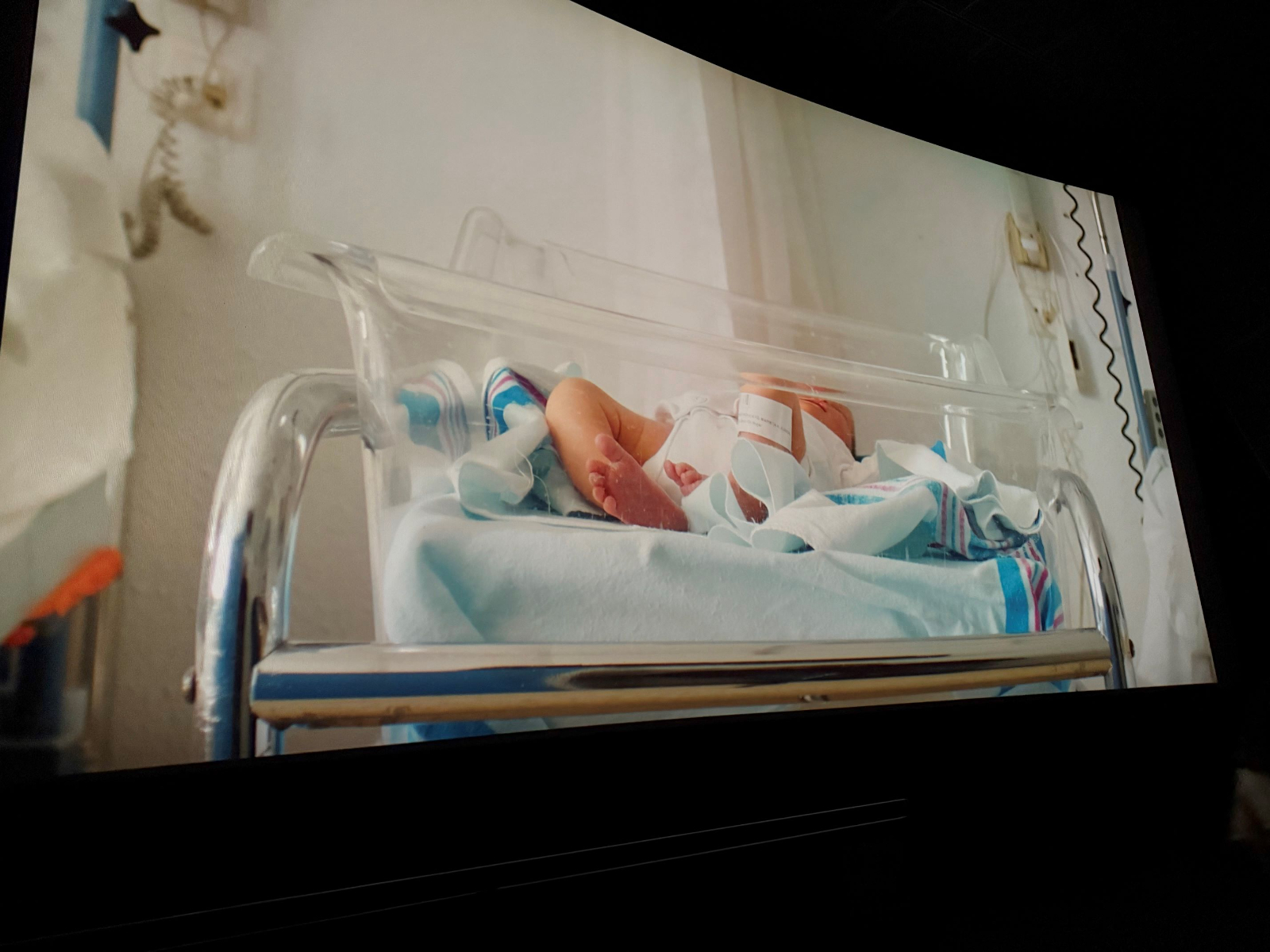 El Tormes ha acogido la proyección de un documental La vida en una gota, sobre la importancia del cribado neonatal