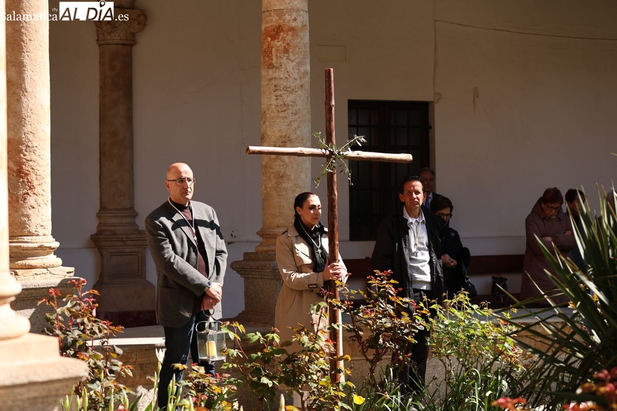 FOTOS | Especial Vía Crucis de la Hermandad de Cristo del Amor y de la Paz  