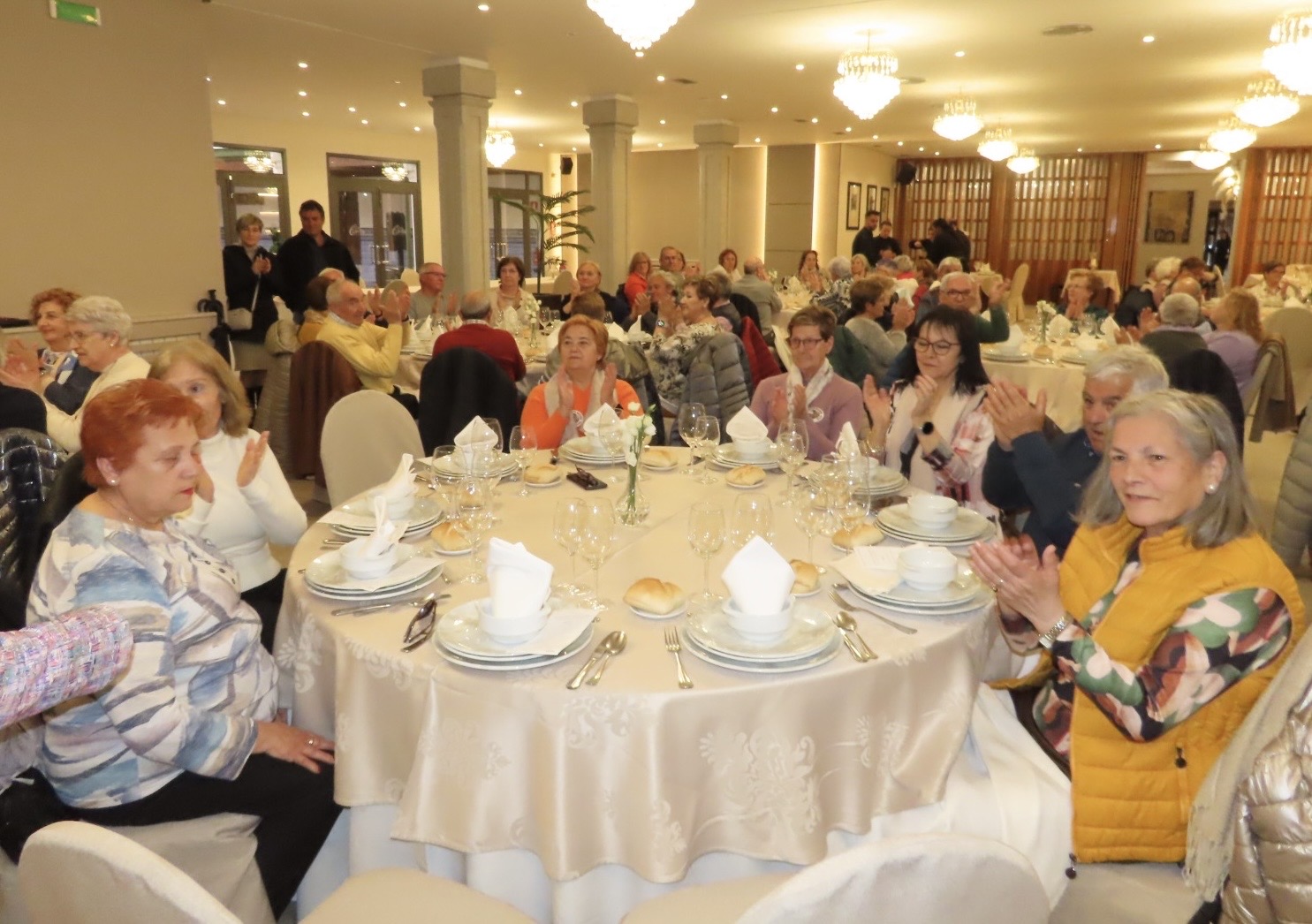 La asociación de mayores y pensionistas El Castañar de Béjar visita Peñaranda junto a la asociación San Miguel