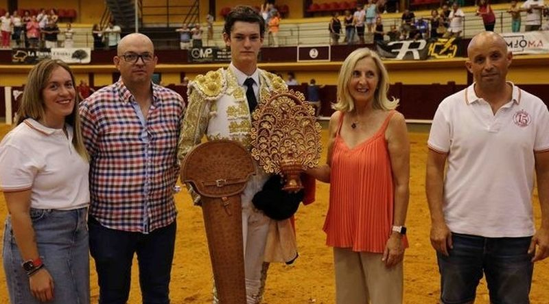 Gran acogida para el Bolsín Taurino Botijo de Filigrana en Alba de Tormes
