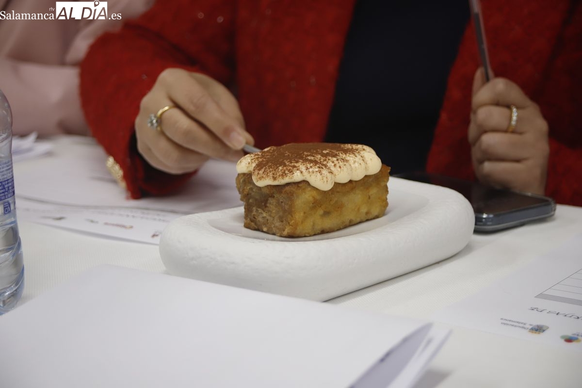 FOTOS | Deliciosas propuestas en el 8º Concurso de Torrijas de Salamanca con 22 establecimientos participantes