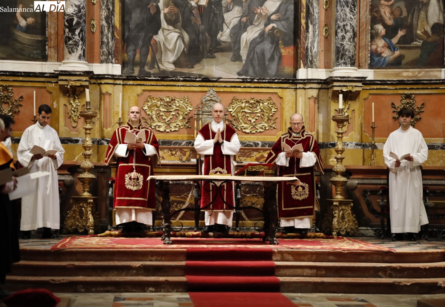 FOTOS | La Universidad de Salamanca recrea el antiguo ceremonial de los oficios de Semana Santa