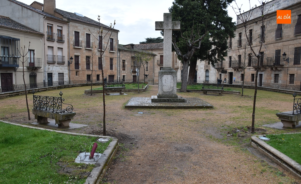 La Plazuela de San Salvador incorporará farolas de pie y la del Buen Alcalde renovará las suyas