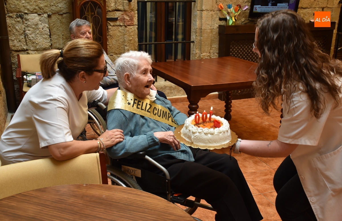 Paca Mateos Hernández, nueva centenaria en la Residencia Obispo Téllez