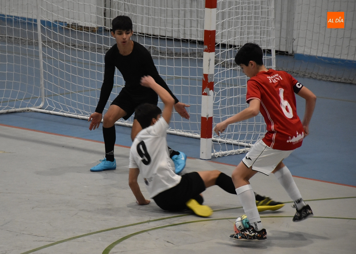 #M [25-27 ABR] El III Columnas arrasa en sus duelos ante el Ayto Santa Marta