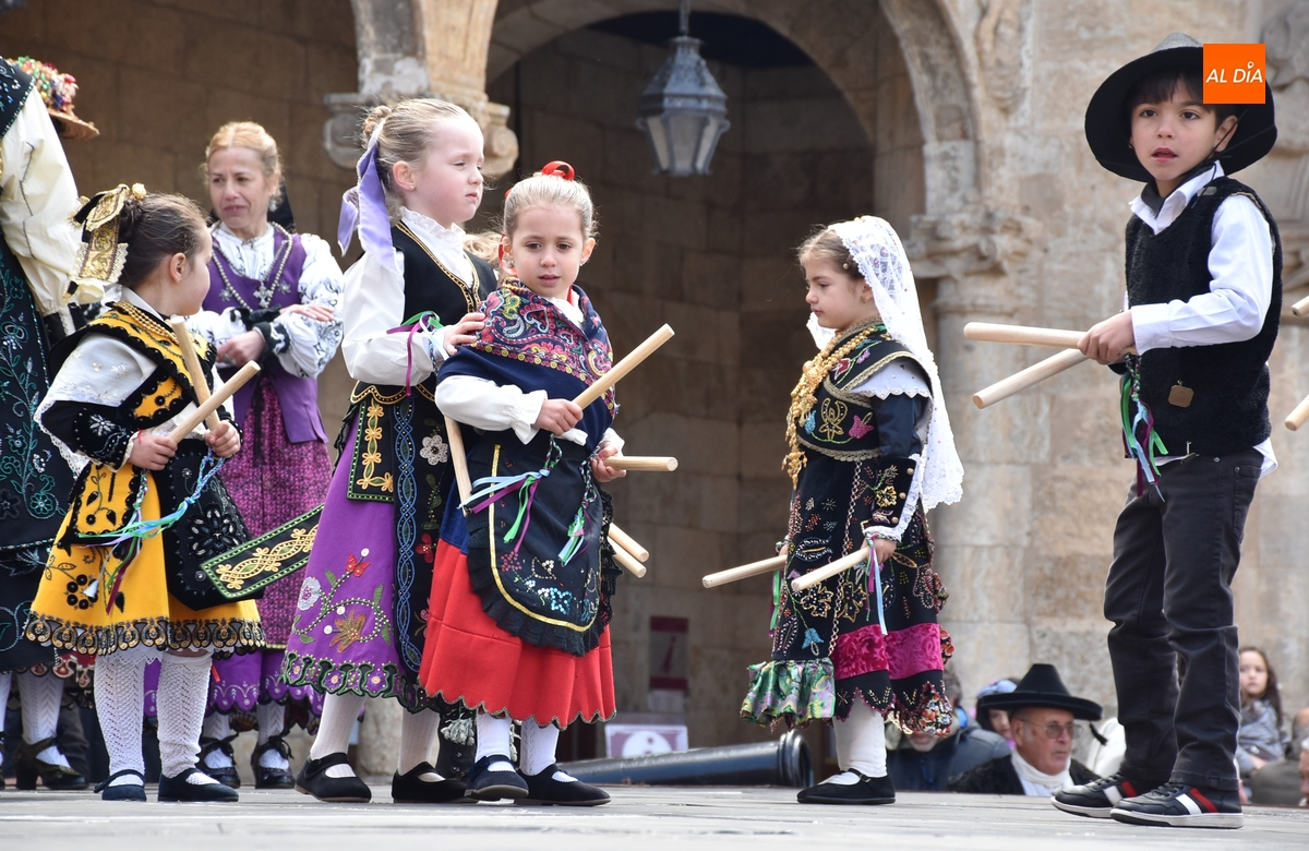 Unos jovencísimos debutantes encandilan en el festival matinal de La Charrada