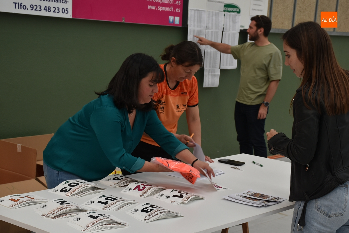 Prosigue en Conde de Foxá el reparto de dorsales y camisetas para la Media Maratón