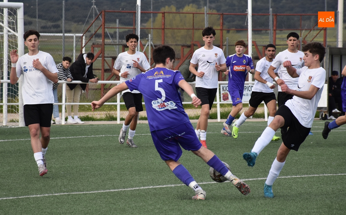 El Juvenil del Ciudad Rodrigo, repleto de bajas, paga al final no sentenciar al Peñaranda