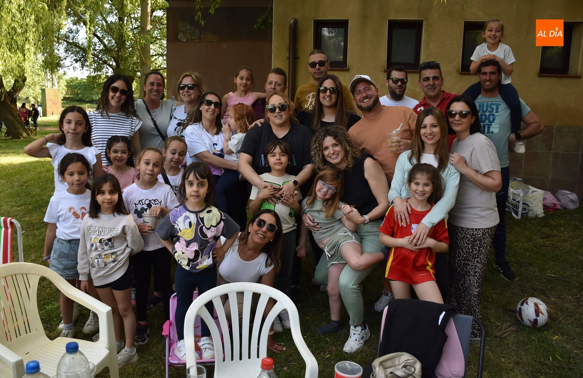 Los mirobrigenses se olvidan del apagón con un luminoso Lunes de Aguas animado por Manliao