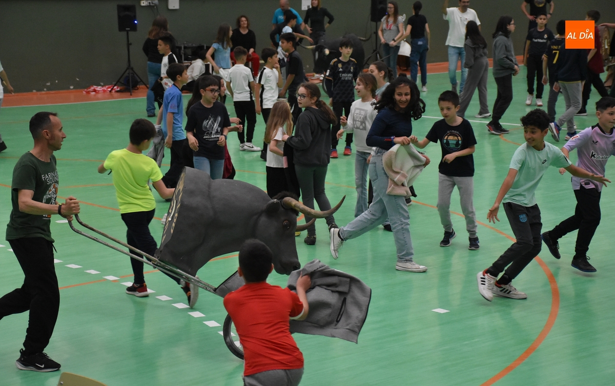 San Francisco corre un encierro y degusta huevos fritos con farinato antes de irse de vacaciones