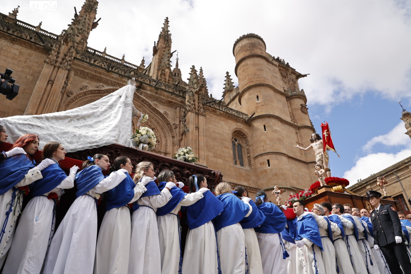 FOTOS y VÍDEO | El encuentro entre Jesús Resucitado y la Virgen de la Alegría echa el telón a la Semana Santa en Salamanca