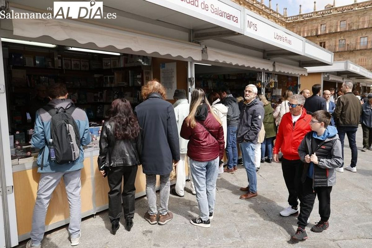 Fechas, horarios y actividades de la Feria Municipal del Libro en la Plaza Mayor de Salamanca