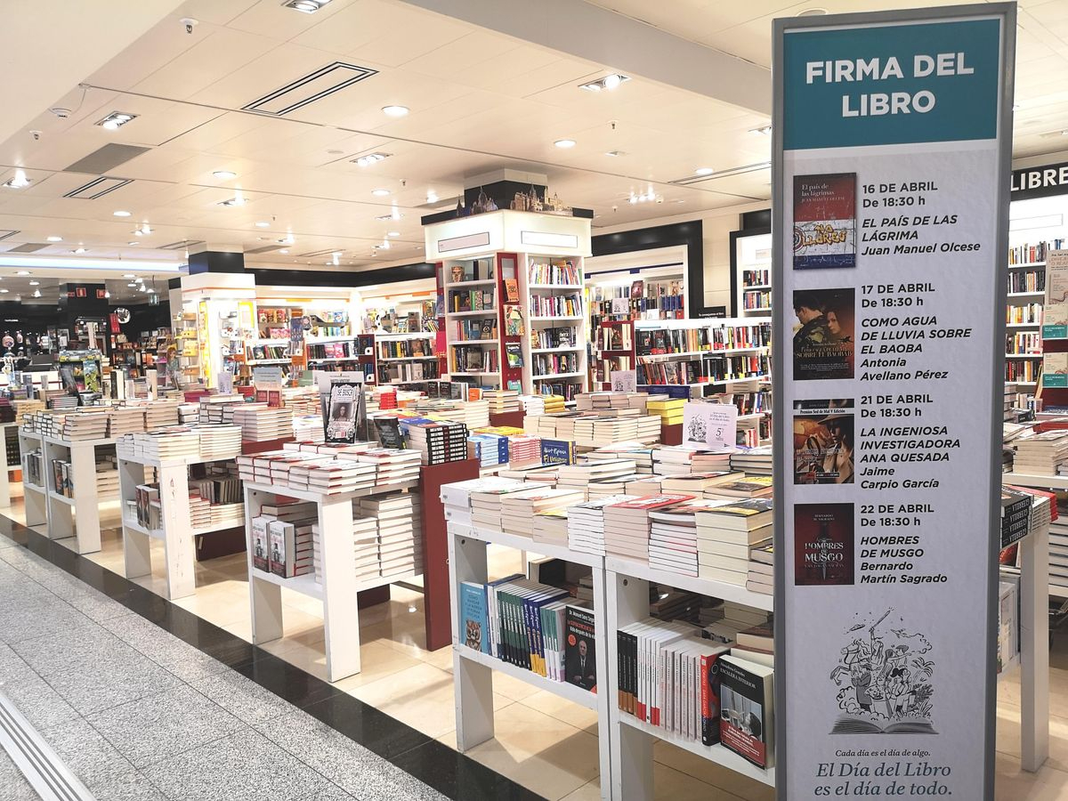 El Corte Inglés celebra el Día del Libro con varias firmas de distintos autores
