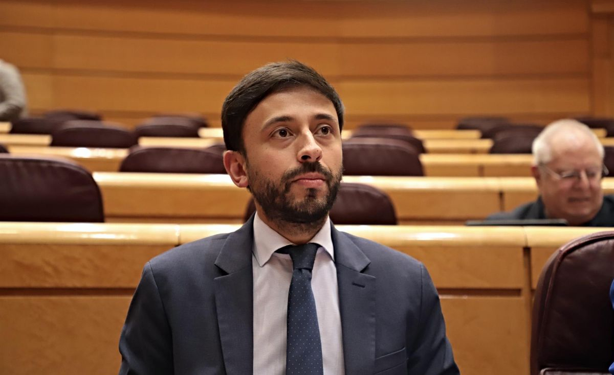 Fran Díaz se despide emocionado del Senado para dar paso a Tudanca: Cuidemos las instituciones y la democracia