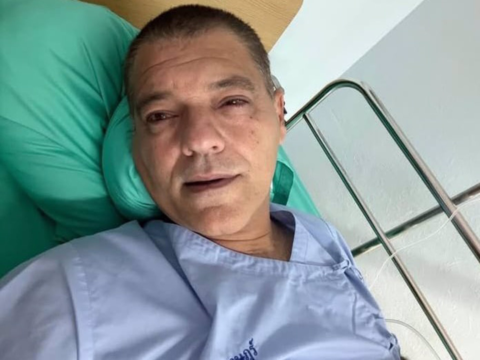 Frank Cuesta, atacado por una cobra: Una persona normal estaría muerta