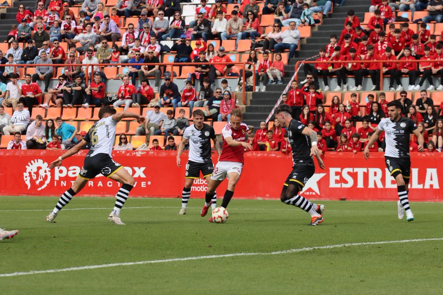 VÍDEO | El debut de Acciari agrava los problemas de Unionistas fuera de casa y se mete en un buen lío ante el Nástic (4-0)