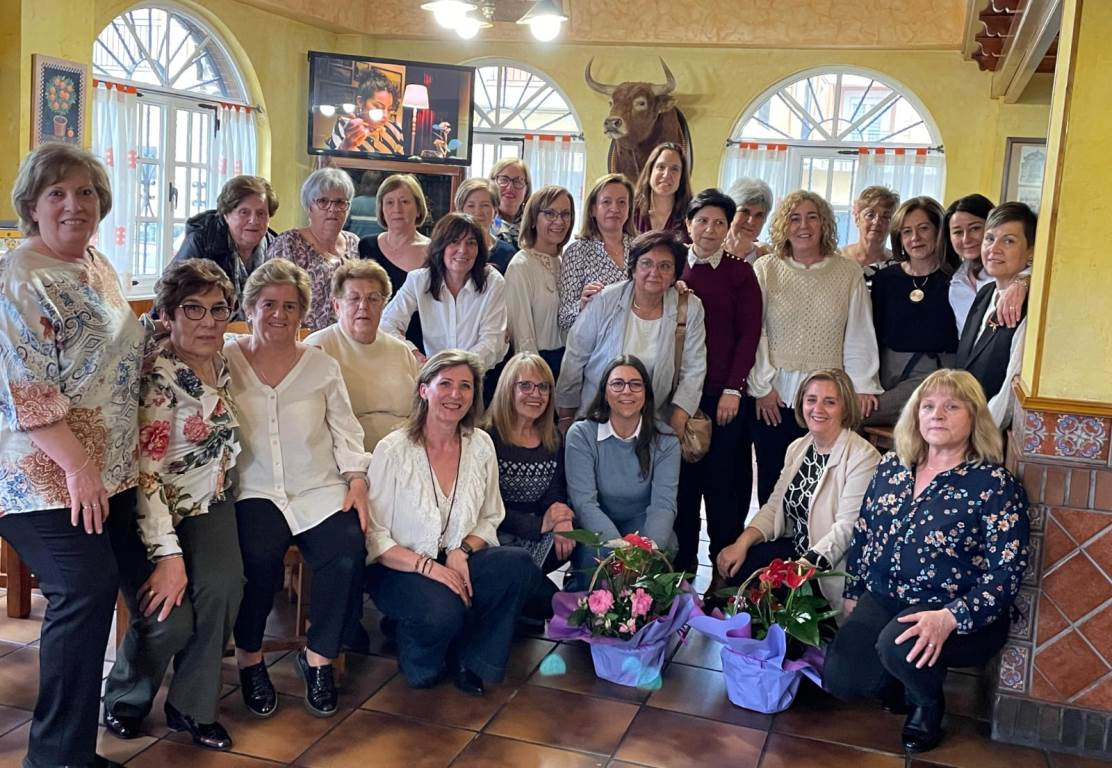 Choni y Ángela celebran su jubilación tras 46 años trabajando