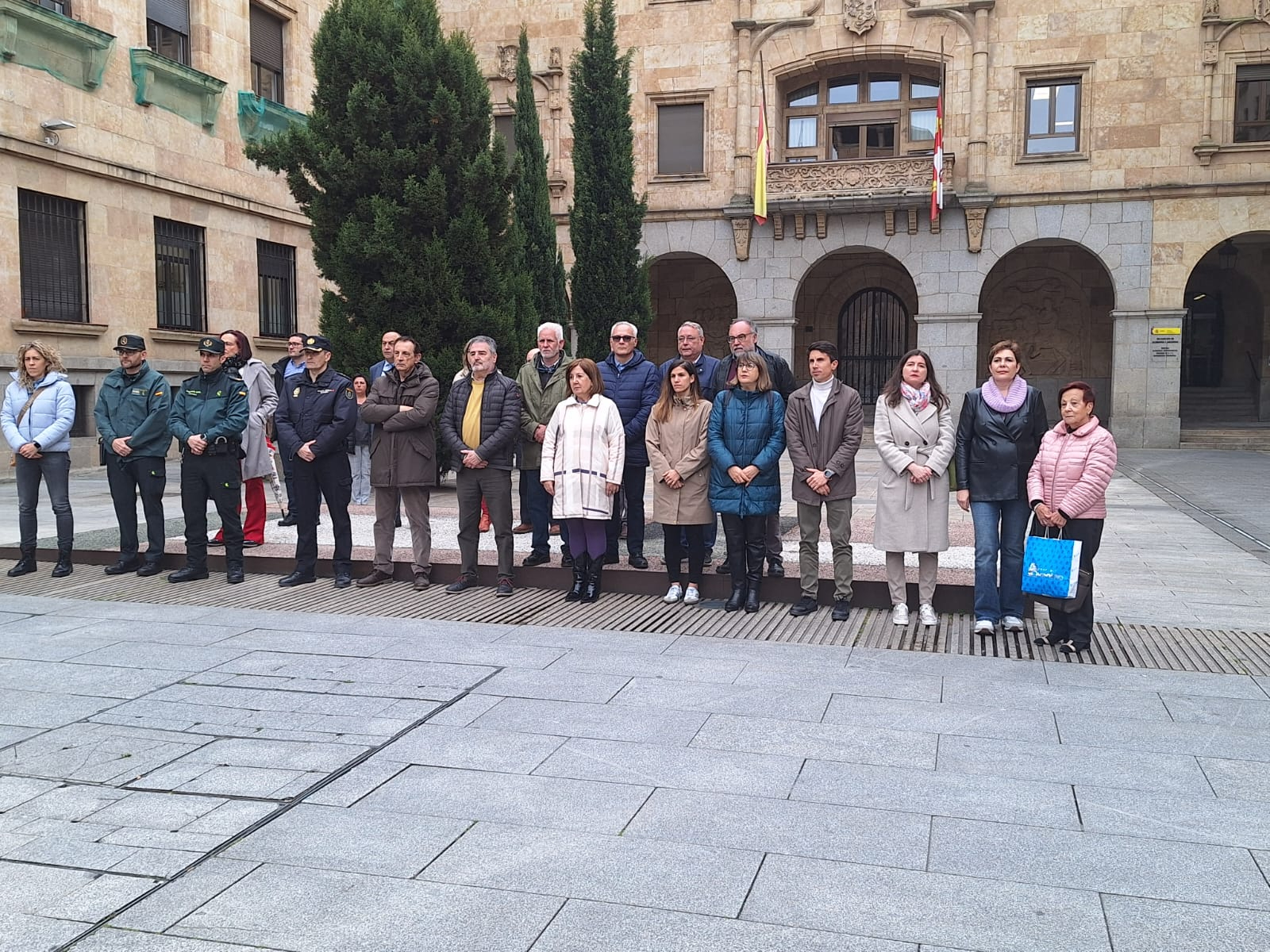 Salamanca guarda un minuto de silencio por el asesinato machista de Tarragona 