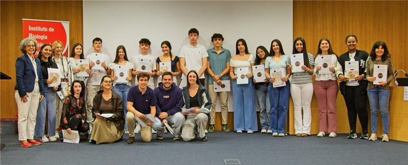 Alumnos del Colegio San Juan Bosco reciben diplomas por su participación en el proyecto Micromundo