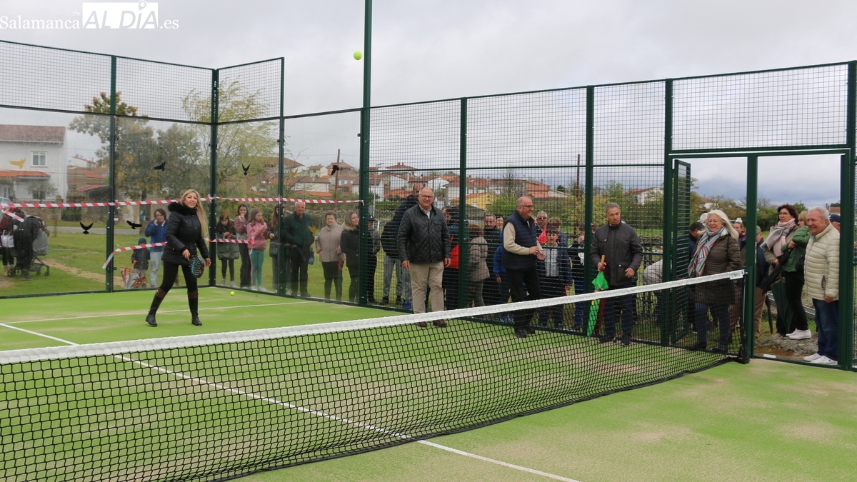 Los vecinos de Cabeza de Framontanos disfrutan desde este miércoles de una pista de pádel