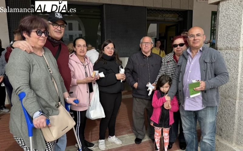 Una animada chocolatada sirve de bienvenida a ‘La Salita’ el nuevo espacio de Acomunidad en la Plaza Nueva