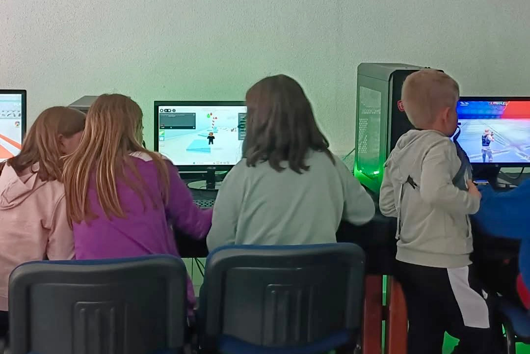 Arrancan las fiestas de San Jorge en Santiago de la Puebla con un exitoso 2º Gaming Day