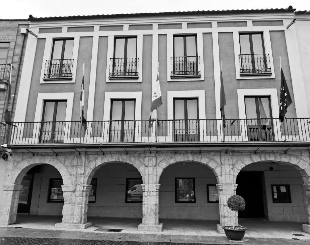 Banderas a media asta en el Ayuntamiento de Peñaranda en señal de luto por la muerte del Papa Francisco