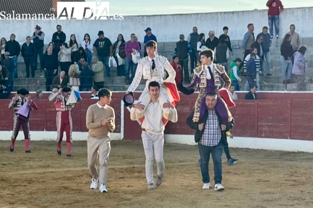 Tarde de brillo, aplausos y disfrute junto a una terna entregada en la novillada con picadores de Villoria