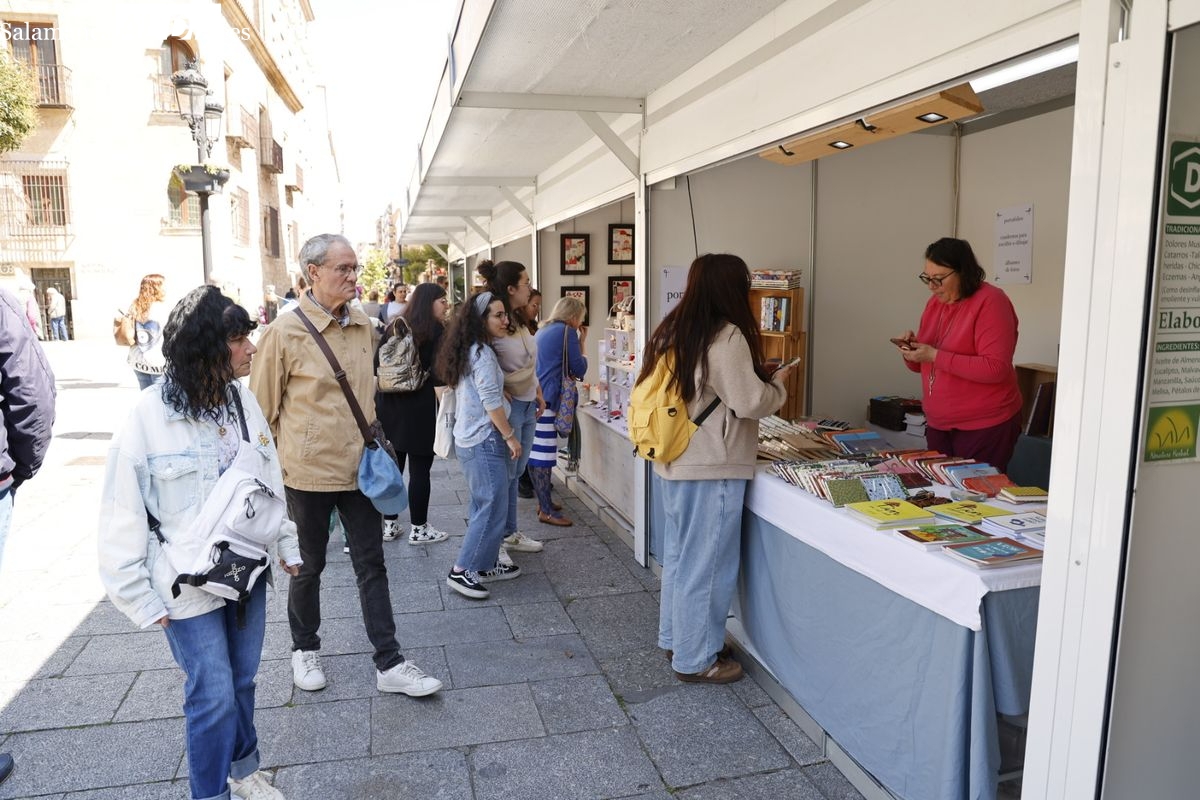 Descubre y adquiere piezas únicas en la XXII Feria de Artesanía de Salamanca (FOTOS)