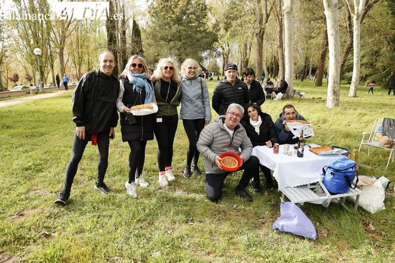 Rutas teatralizadas, degustación de hornazo, charangas y cabezudos para el Lunes de Aguas