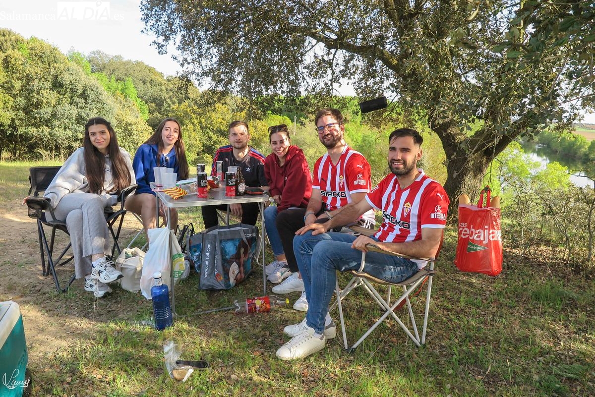 FOTOS | Algunos salmantinos eligieron el parque de Valcuevo para celebrar el Lunes de Aguas