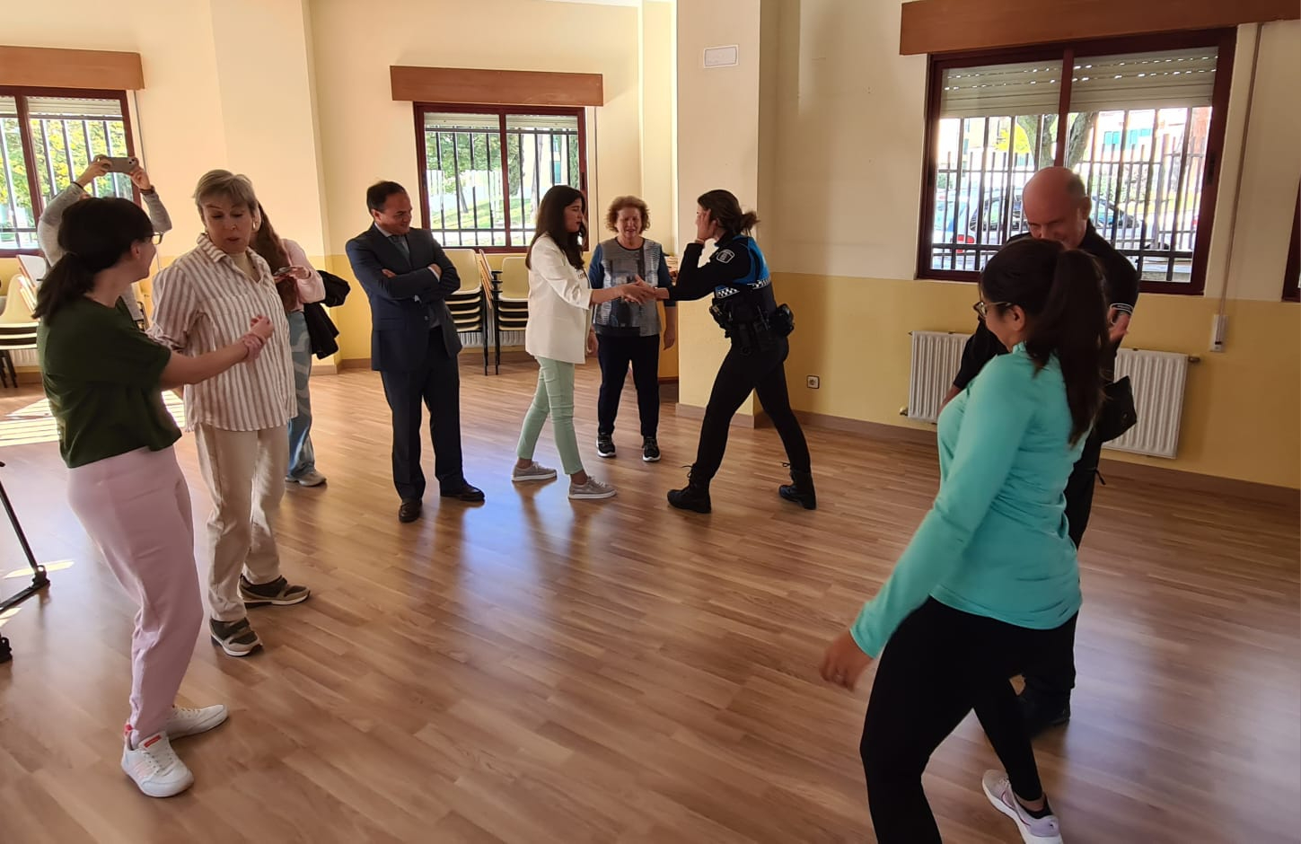 Autodefensa, folclore charro, reciclaje de ropa y asesoría para el uso de smarphone , entre los talleres del nuevo trimestre en la Escuela Municipal de Igualdad  