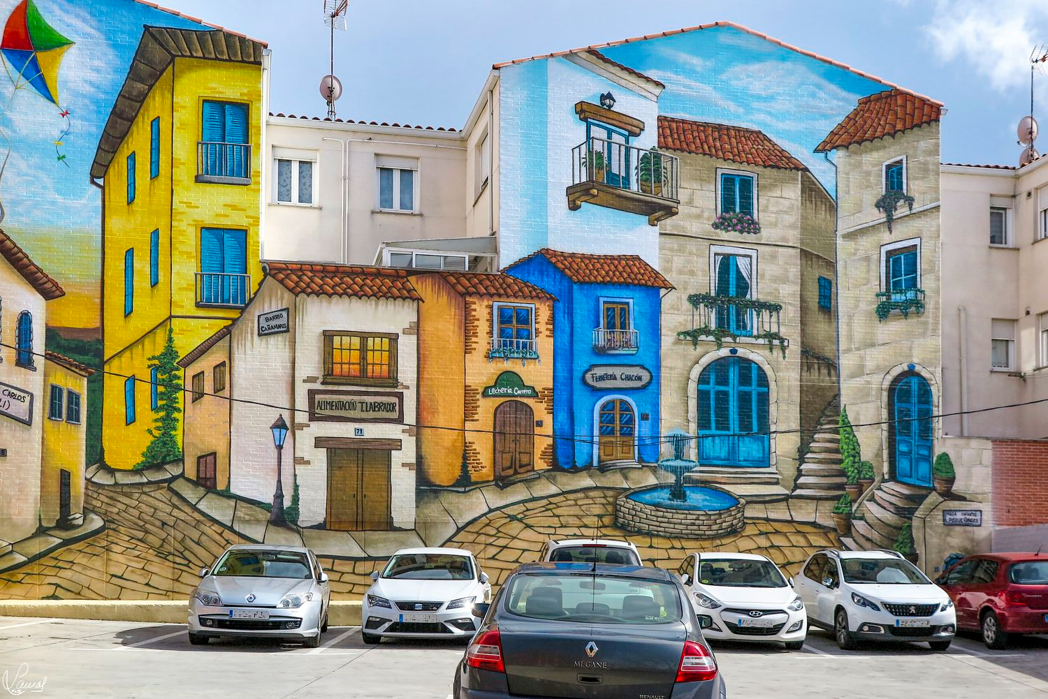 FOTOS | La localidad salmantina que ha transformado sus calles en un auténtico museo de arte urbano