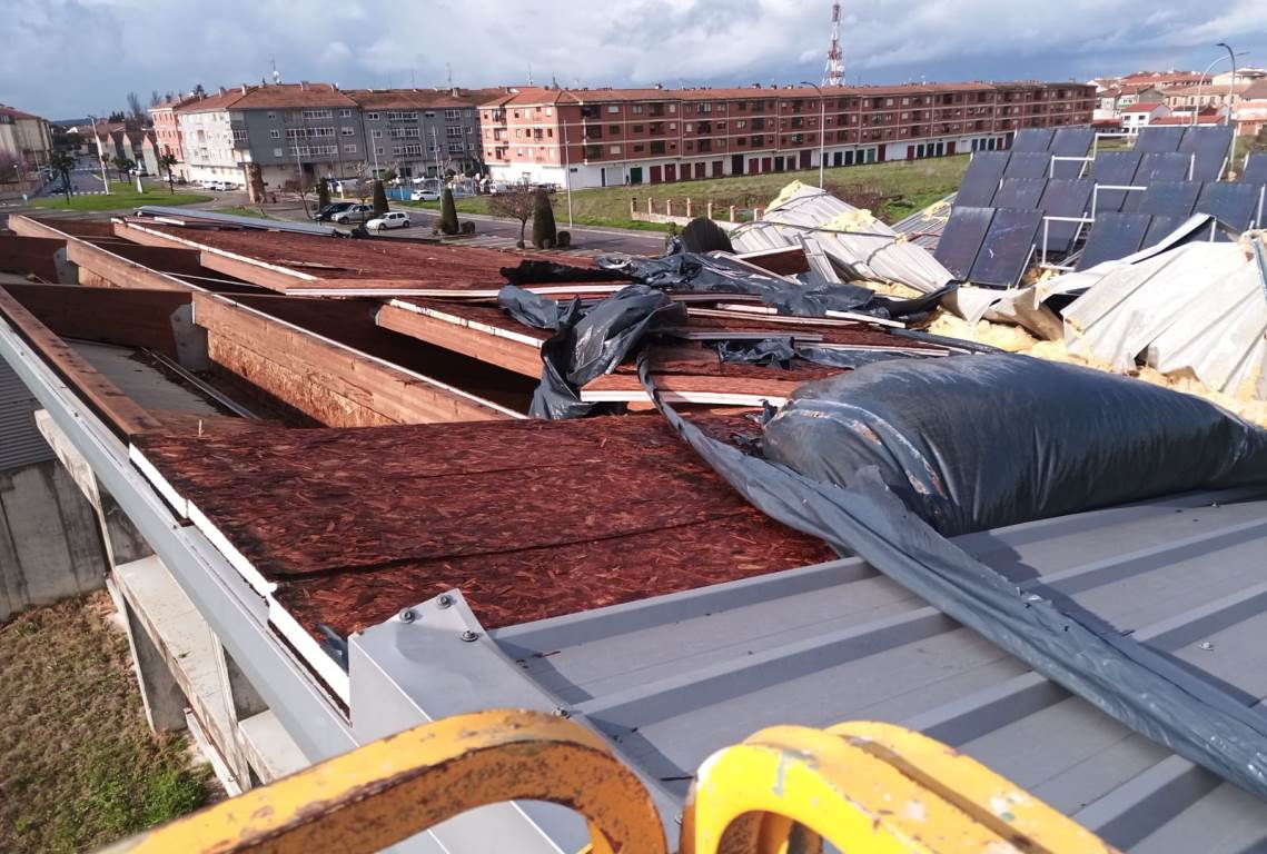 La nueva cubierta de la piscina climatizada llegará a Ciudad Rodrigo en los próximos días