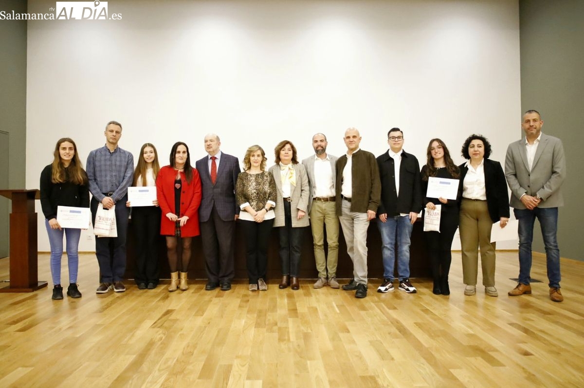 Entrega de premios a los mejores alumnos en la fase local de la Olimpiada de Química (FOTOS)