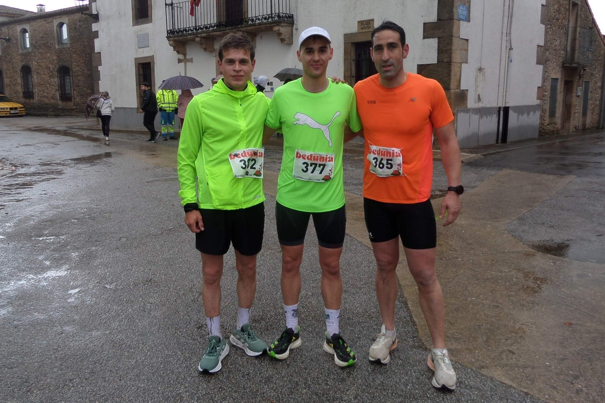 Pablo Montalbán y Ylenia Rivas, vencedores en la prueba reina de la VI Murallatón ‘Tomás Martín’ de Yecla de Yeltes