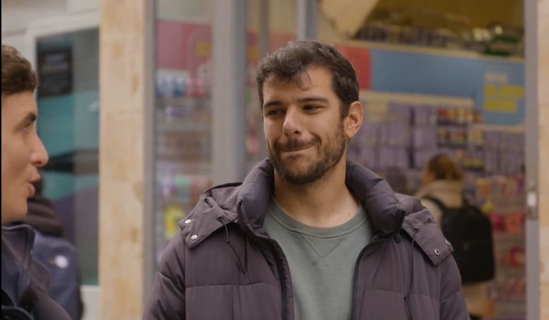 VÍDEO | Carlos de la Nava se cuela en el programa de Lo sabe, no lo sabe de Xuso Jones y se anima hasta a cantar una canción de Los Secretos