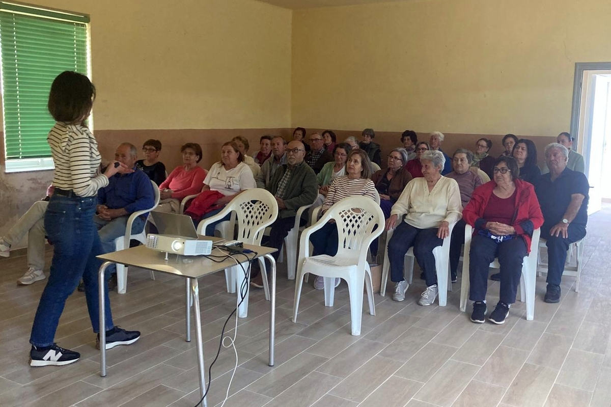  Éxito de participación en la charla ‘Cuida tu espalda impartida en Cerralbo