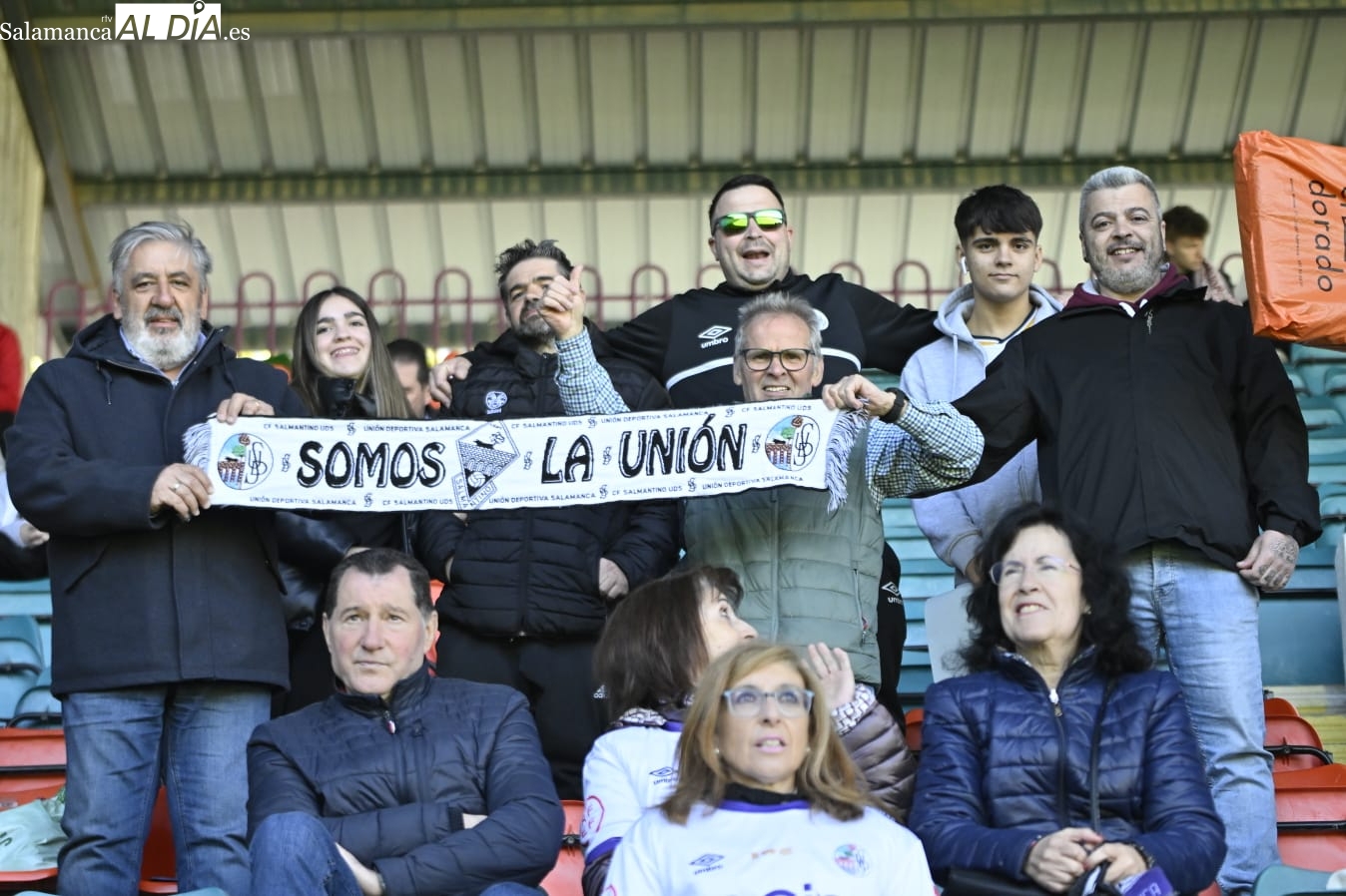 La afición del Salamanca UDS aprovecha el buen tiempo y la casi salvación para ir al Helmántico en el Día de Ayuda al Club (FOTOS)