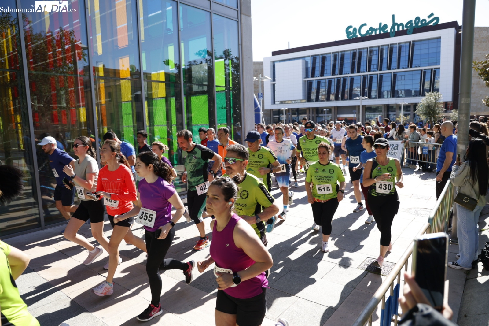 La Carrera por el Día de Castilla y León llena las calles de Salamanca de corredores (GALERÍA DE FOTOS)
