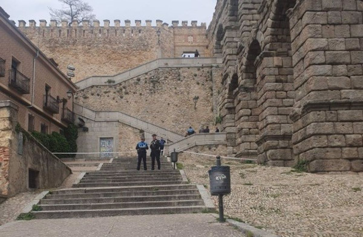  Fallece un hombre en Segovia tras precipitarse desde el mirador del Acueducto