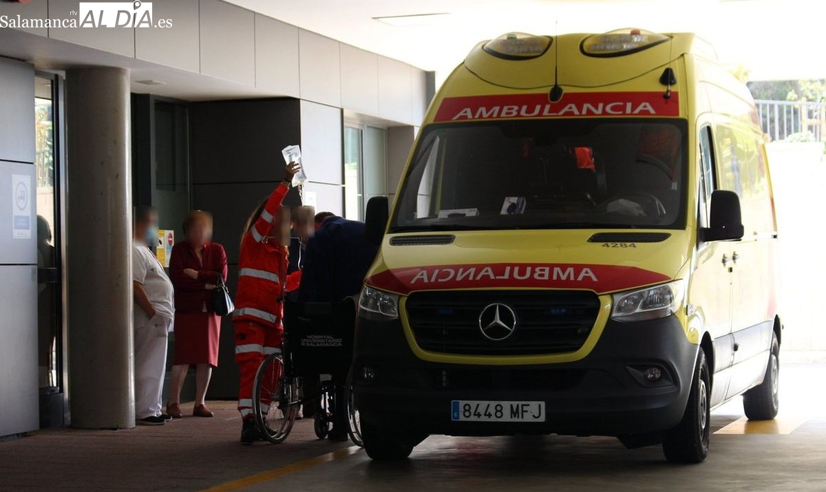 El vuelco de un tráiler y la salida de la carretera de un taxi dejan tres heridos en la provincia de Salamanca