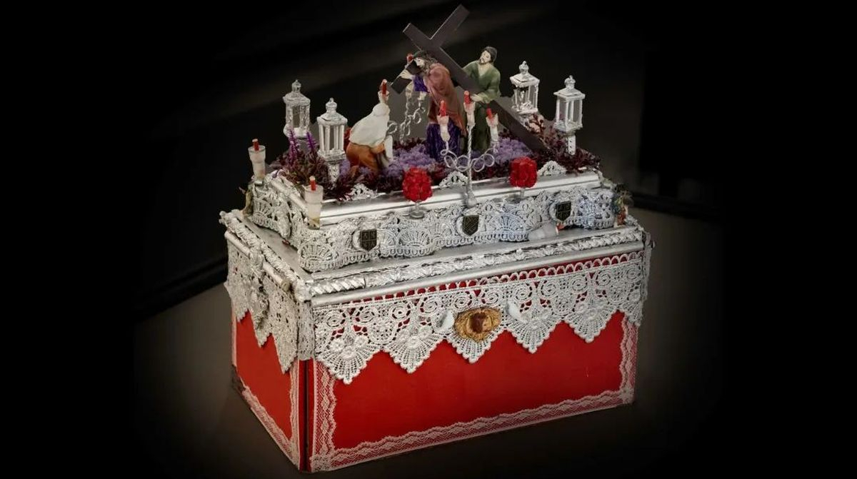 Abierta la exposición con miniaturas de los pasos de la Semana Santa de Salamanca