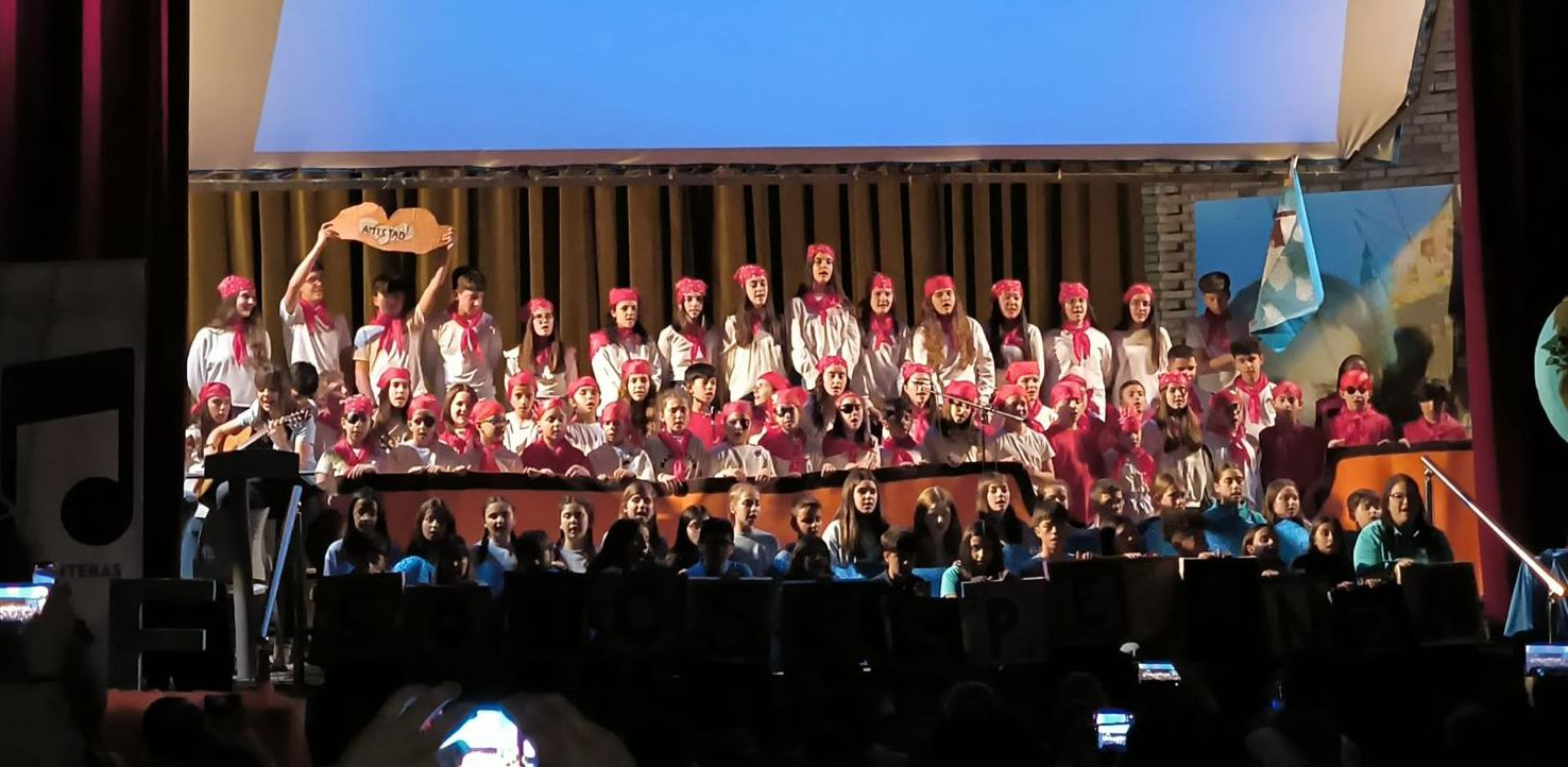  El Colegio Santa Isabel deja huella en el Encuentro Nacional de la Canción Misionera 